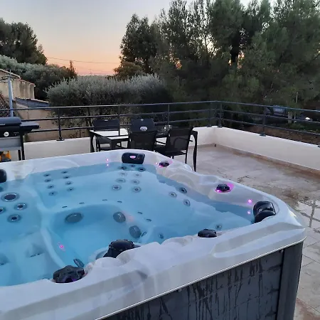 T3 Grande Terrasse Et Jacuzzi Privatif