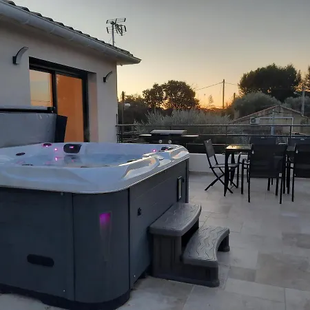 Apartment T3 Grande Terrasse Et Jacuzzi Privatif