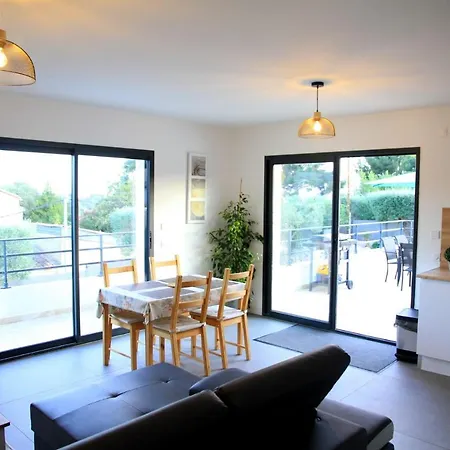 Apartment T3 Grande Terrasse Et Jacuzzi Privatif